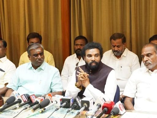 Sriramulu holds Minister Nagendra responsible for multi-crore scam, tells him to resign