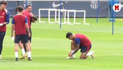 El último entrenamiento de Xavi: abrazo de Rafa Yuste y de la plantilla - MarcaTV