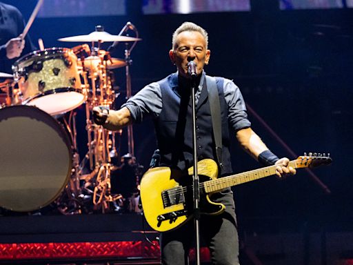 Bruce Springsteen postpones shows for 10 days under ‘doctor’s direction’