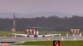Avioneta con 3 personas a bordo desciende sin tren de aterrizaje en aeropuerto australiano