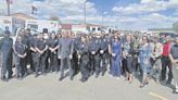 Polis visits with local EMS responders