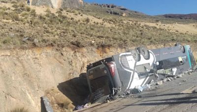 Trágico accidente en Ayacucho: volcadura de bus interprovincial dejó 13 fallecidos y 14 heridos