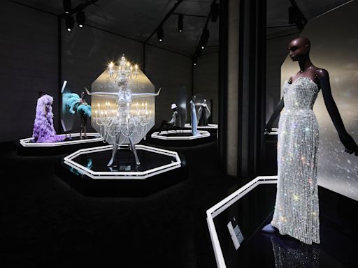 Swarovski Exhibition Dazzles in Milan