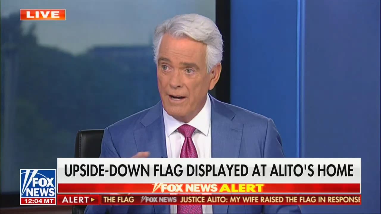 Fox’s John Roberts Criticizes ‘Left-Wing Media’ Outrage Over Samuel Alito’s Wife Raising ‘Stop the Steal’ Flag