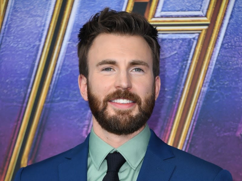 Chris Evans Clarifies That He Didn’t Really Sign An Israeli Bomb - WDEF