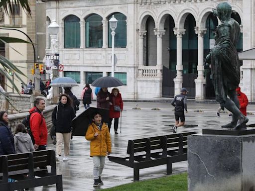 Los hoteles y restaurantes de Gijón comienzan a llenarse en Semana Santa (en imágenes)