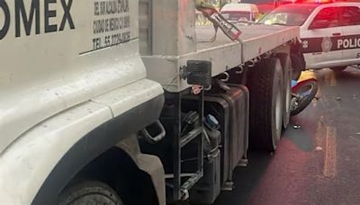 Fallece motociclista en Calzada Zaragoza luego de impactarse contra un camión
