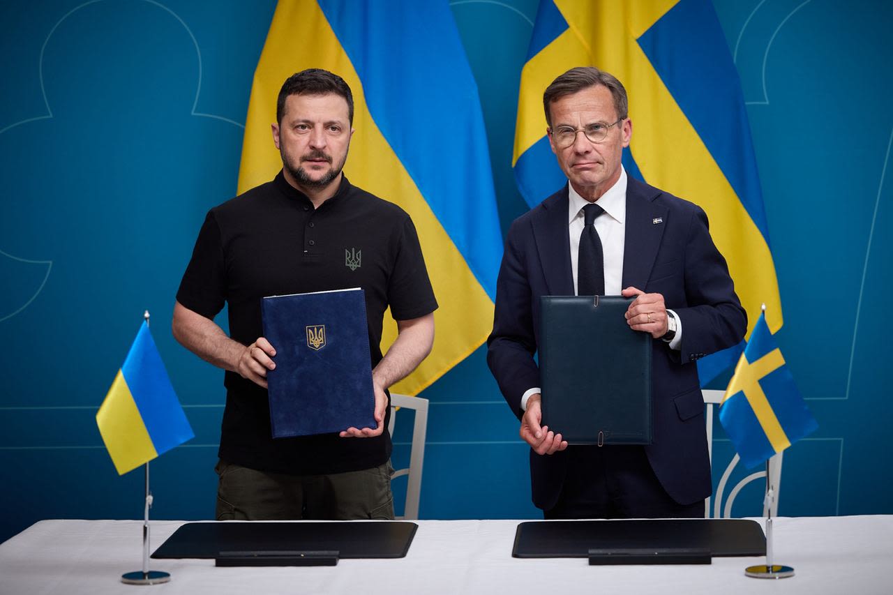 Ukraine, Sweden sign bilateral security agreement