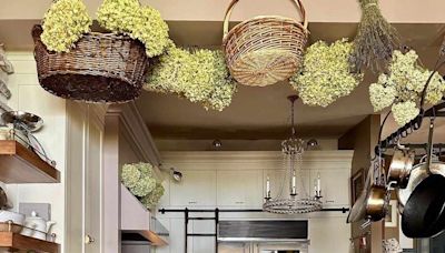 32 Country Kitchen Ideas to Create a Cozy and Warm Retreat You'll Love Cooking In