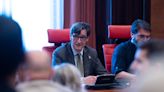 Comienzan las negociaciones para formar gobierno en Cataluña: Illa corteja a ERC con la financiación "singular" y Puigdemont salta