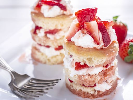 « C’est le dessert préféré de ma maman » : Christophe Michalak dévoile la recette très gourmande de son fraisier