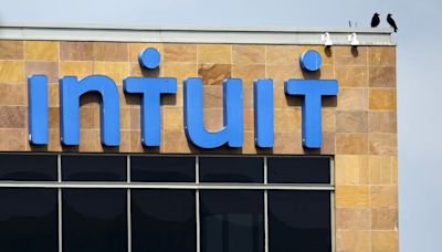 Intuit lifts full-year outlook on Q3 results beat, but Q4 earnings guidance misses By Investing.com