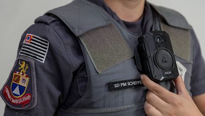 Mônica Bergamo: Câmeras da PM compradas por Tarcísio permitem exclusão de imagens, mostra manual