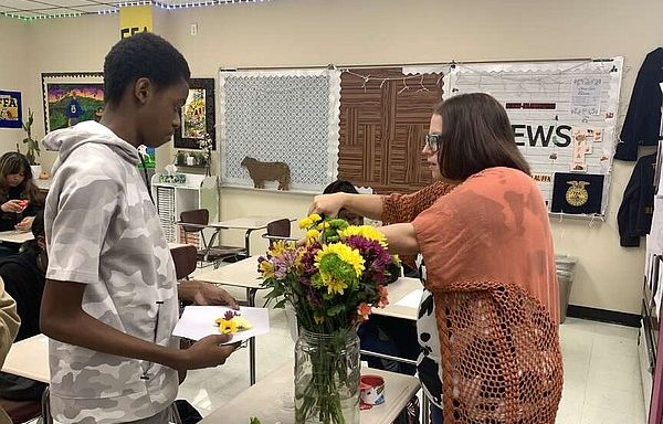 At Texarkana’s Liberty-Eylau High School, young artists find new floral program to be their best bud | Texarkana Gazette