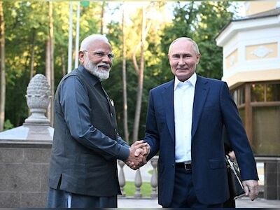 PM Modi in Moscow, Prez Putin hosts him for private dinner ahead of talks