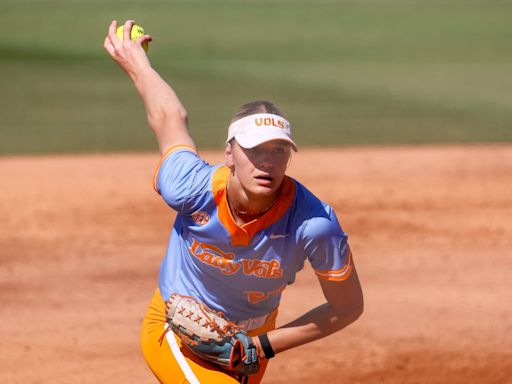 Which teams are moving on in NCAA softball tournament? Highlights, key players from regionals