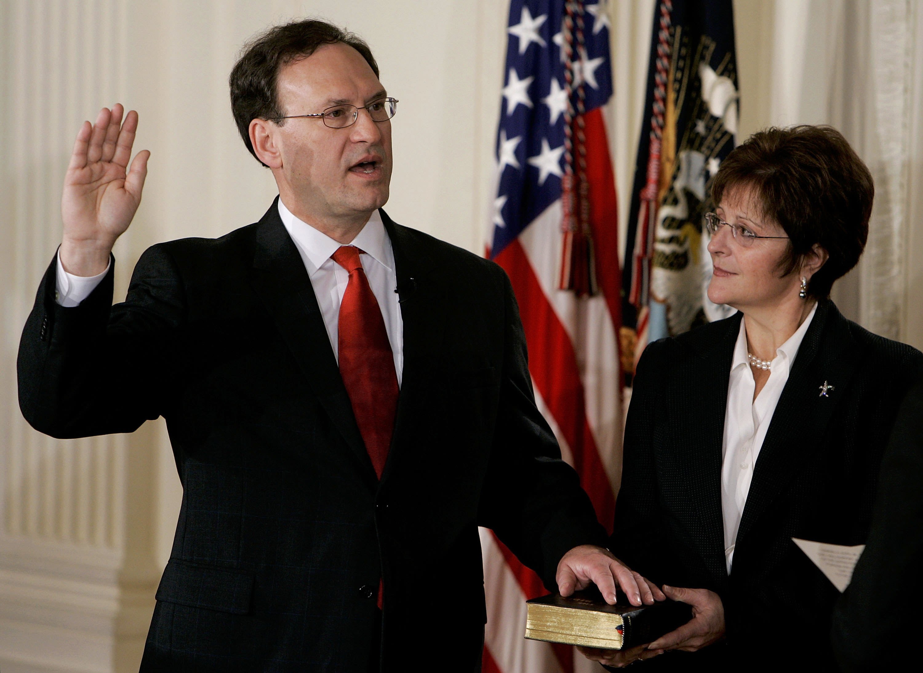 Justice Samuel Alito's wife's explanation for upside-down flag