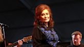 Loretta Lynn, Legendary Country Music Singer, Dies at 90