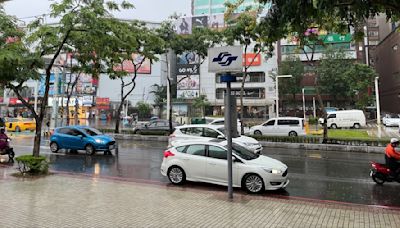 馬力斯颱風減弱！殘餘水氣甩大雨 影響台灣時間曝光