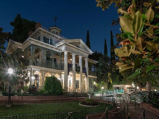 Disneyland's Haunted Mansion Finally Has A Reopening Date, But My Worst Fear Has Been Realized