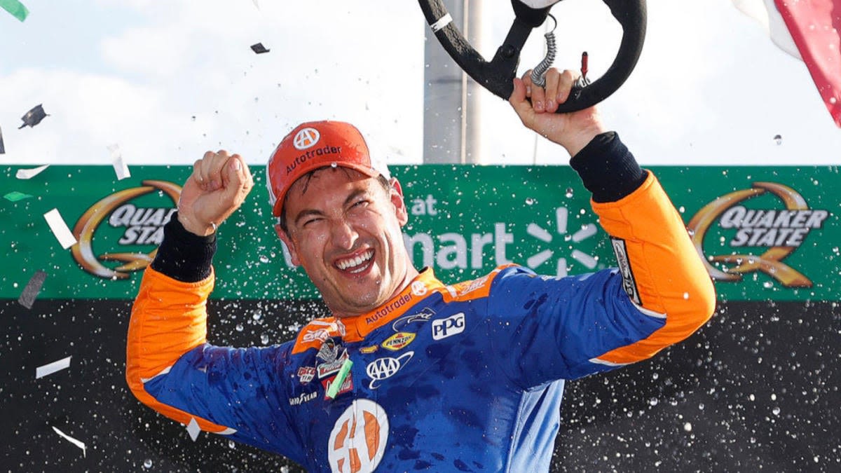 NASCAR Crash Course: Joey Logano, Ryan Blaney push their way into Cup Series playoff favorites