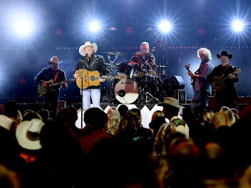 Country music legend Alan Jackson creates social media stir with photo ahead of farewell tour