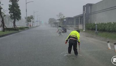 高雄暴雨狂灌 藍白粉狂酸 呂秋遠轟：在災民傷口灑鹽 連人性都沒有！