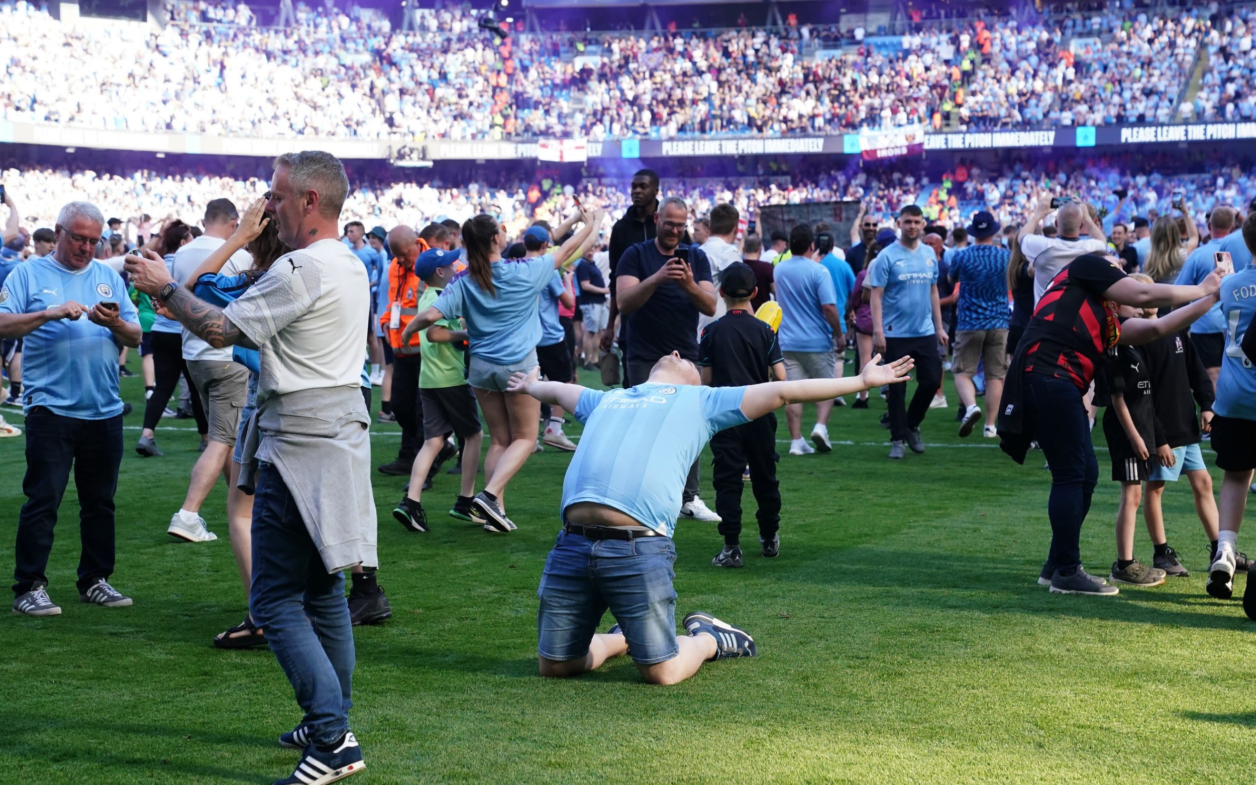 Gary Neville rips into pitch-invading Man City fans: ‘They’re not kids, they’re 40-year-old blokes’