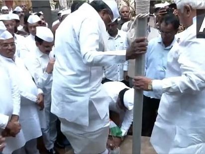 Latest Bengaluru News Live Updates Today October 2, 2024 : Congress worker removes Karnataka CM Siddaramaiah's shoes while holding Indian flag. Watch video