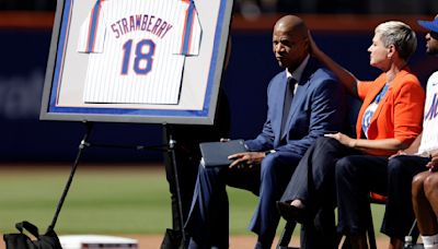 Darryl Strawberry tells Mets fans "I'm so sorry for ever leaving" as jersey is retired