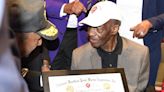 101-year-old vet receives medal for being one of the 1st Black Marines