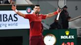 Djokovic sobrevive a una noche épica de Roland Garros tras otra jornada de lluvia