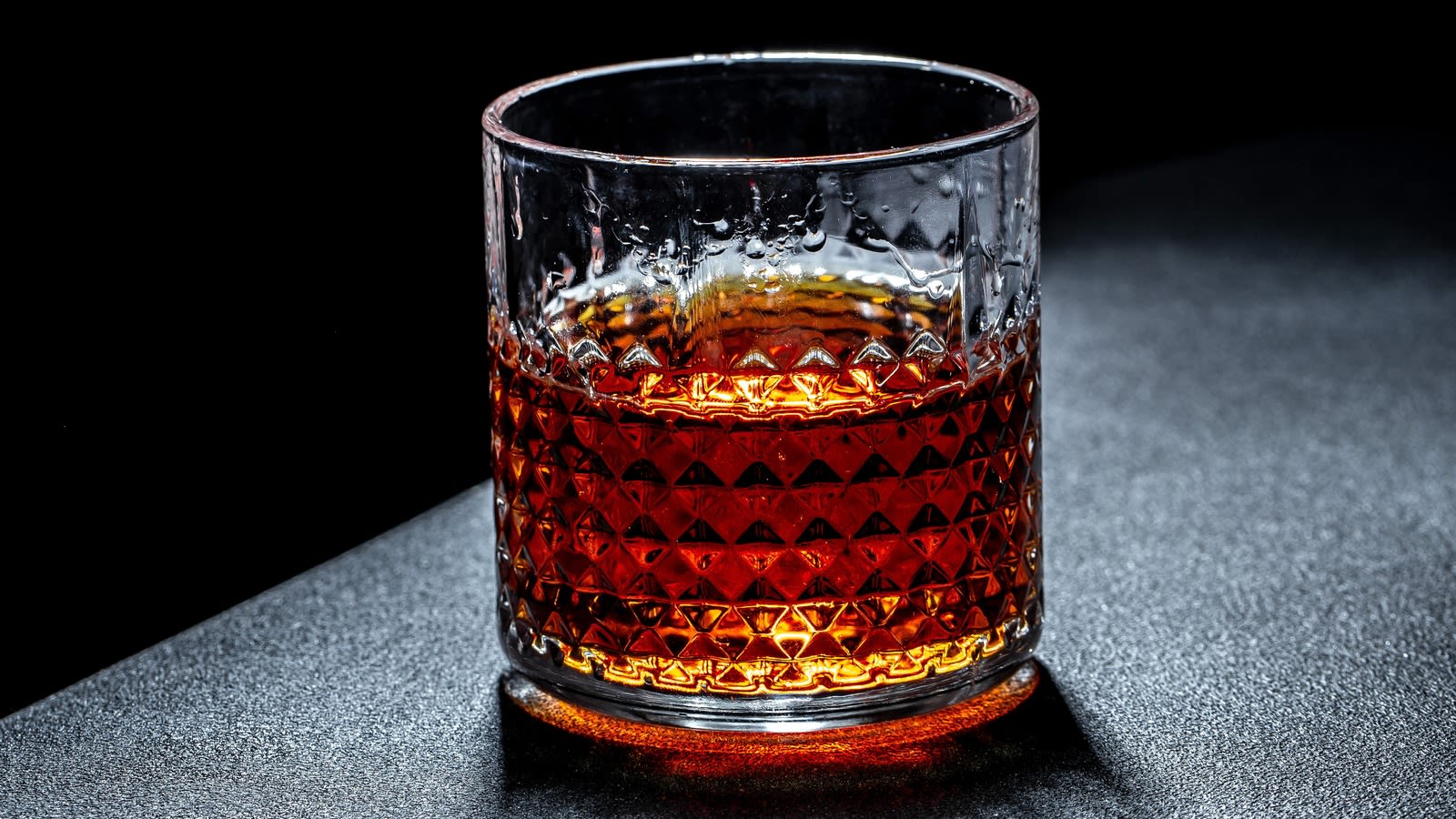 How To Drink Brandy Like A Liquor Connoisseur