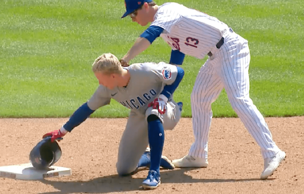 Umpire Incorrectly Calls Pete Crow-Armstrong Safe Using His Helmet to Stay on Second