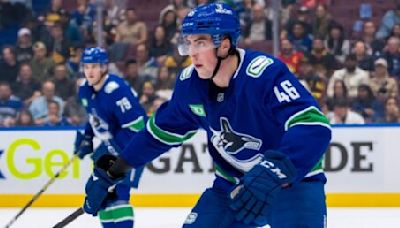 Canucks sign 6-foot-6 prospect to new contract | Offside