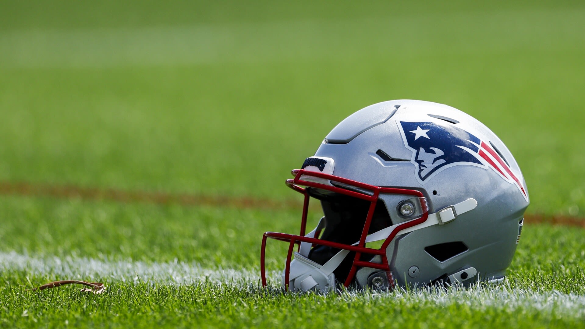 Patriots sign G Michael Jordan to 53-man roster