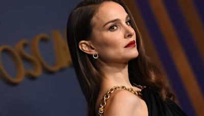 Divorced Natalie Portman doesn’t look back