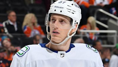 Myers agrees to terms on 3-year contract with Canucks | NHL.com