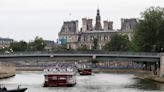 Contaminación del río Sena impide entrenamientos, a dos días del triatlón olímpico