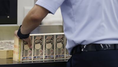 Japan’s Retail Investors Eye Risky Wagers on Yen Intervention