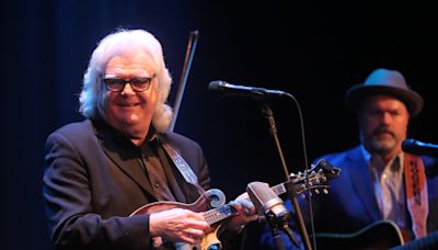 Ricky Skaggs prepares for show on Sugarloaf Mountain