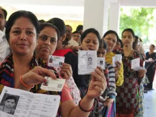 Lucknow is known for iconic women, but no females in its poll arena