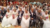 結婚70年再穿婚紗！金門表揚62對金鑽婚夫妻 兒孫成群樂合照