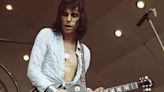 Jeff Beck’s Death Mourned by Gene Simmons, Jimmy Page, Paul Stanley & More: ‘The Guitarists’ Guitarist!’