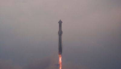SpaceX星艦完成試飛 成功在海面軟著陸 - RTHK