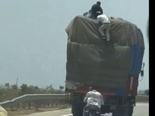 Thieves use bike to steal goods from moving truck, netizens draw Dhoom parallel