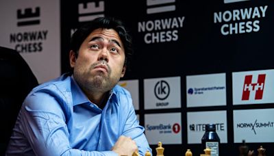 Nakamura tumba a Carlsen en la ‘muerte súbita’ y le sigue a medio punto a falta de tres rondas