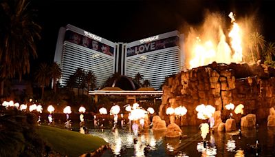 Mirage: Las Vegas Strip hotel to close for years-long transformation project