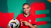 Los 'viejos rockeros' siguen dando guerra: Pepe ya es el más veterano en jugar una Eurocopa