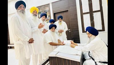 Punjab: SAD chief Sukhbir appears before Akal Takht, submits explanation